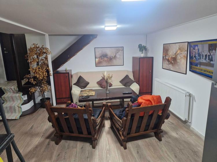 De inhiriat apartament cu 3 camere si garsoniera spatioasa AZUGA - 1