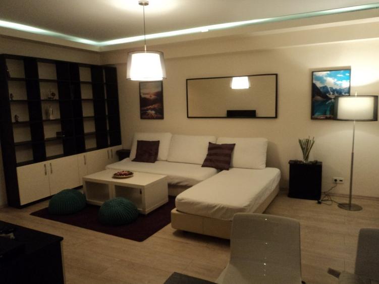 Apartament cu 2 camere semidecomandat, mobilat în Dorobanți