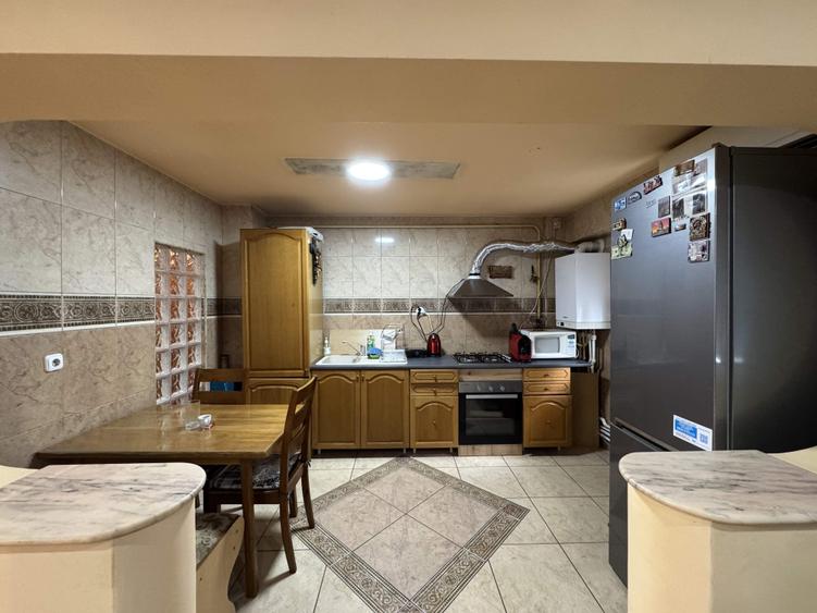 5 cam. etaj 1, 96 mp, decomandat, renovat, zona Zahana - 4