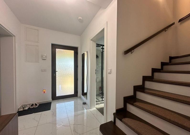 Case moderne in Halchiu lini?te, intimitate ?i acces rapid catre BV! - 9