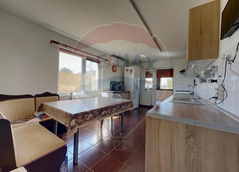 Casă / Vilă cu 6 camere de vânzare - 3