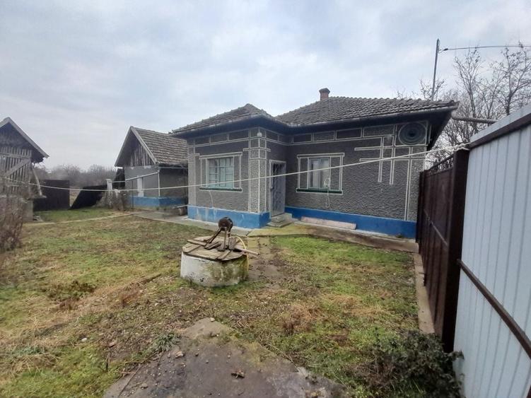 Vand casa in localitatea Misca - 2