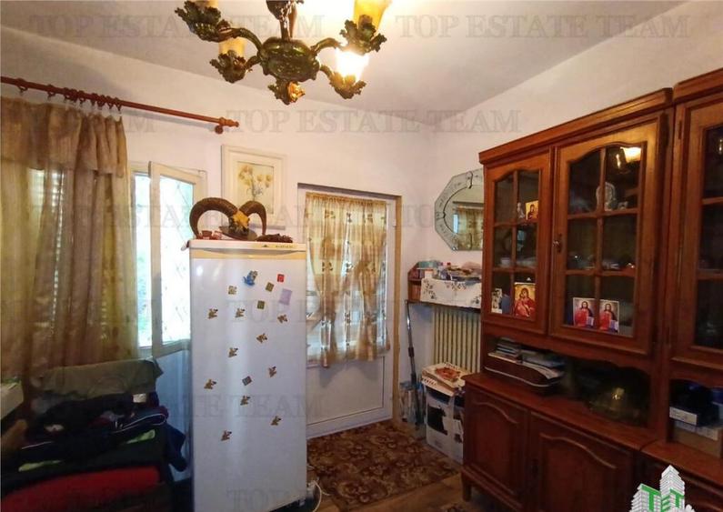 Casa, gradina si curte intr - un peisaj de poveste, aici in - 30