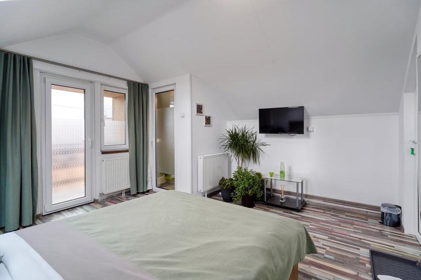 Rasnov, proprietate superba, rezidential si afacere la cheie - regim hotelier - 9