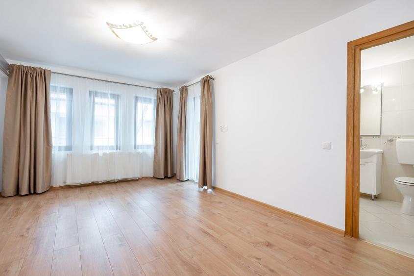 Vilă stradală Iancu Nicolae – 252 mp, ideală birouri/clinică, curte și parcare . - 9