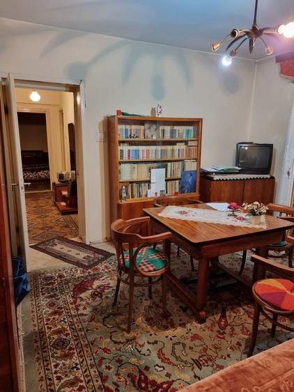 Apartament doua camere, decomandat, etaj patru, structura buna, simplu, central - 6