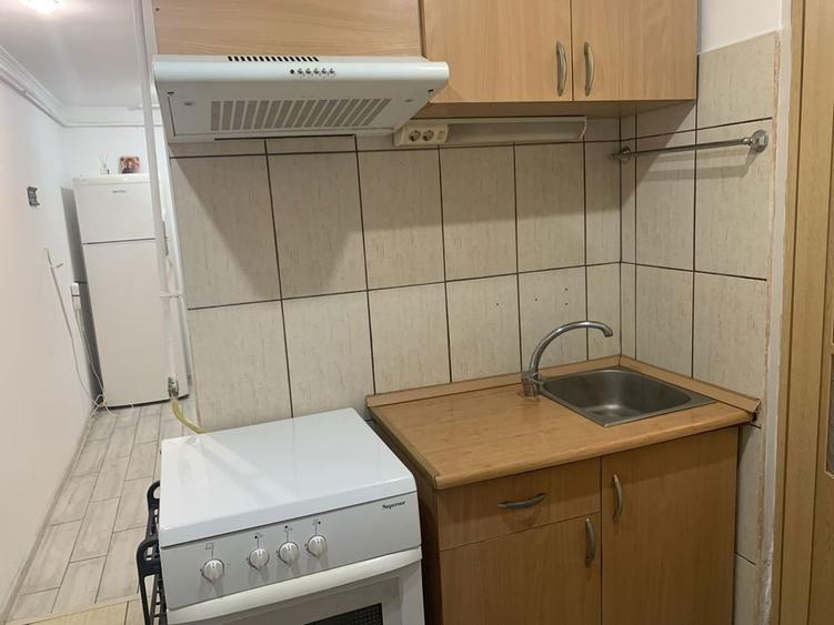 Inchiriez garsoniera in Buzau Cartier Posta . Sunt 2 camere plus baie , bucatarie si centrala termica - 4