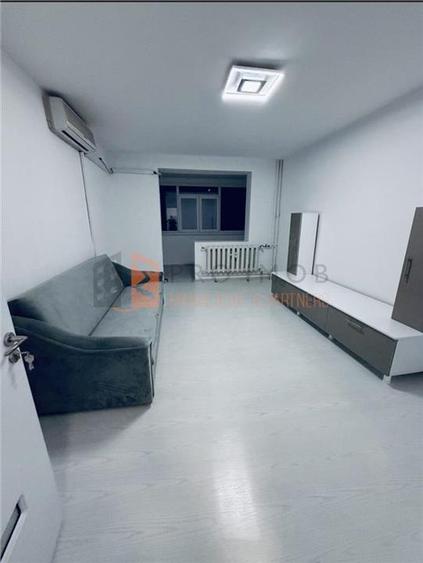 Apartament 2 camere cf 1 decomandat zona Crang - 1