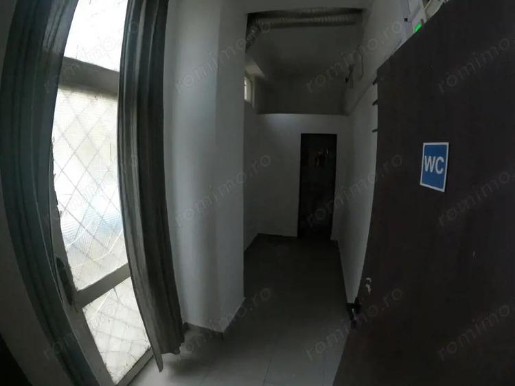 Spa?iu Comercial de Inchiriat 70 mp, Fa?ada din Sticla, Zona Centrala! - 3