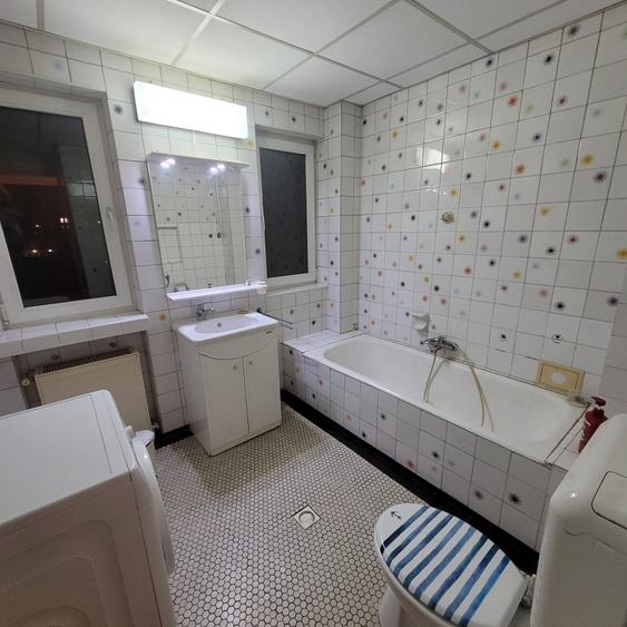 Universitate, Intercontinental, Blocul Roșu - 16