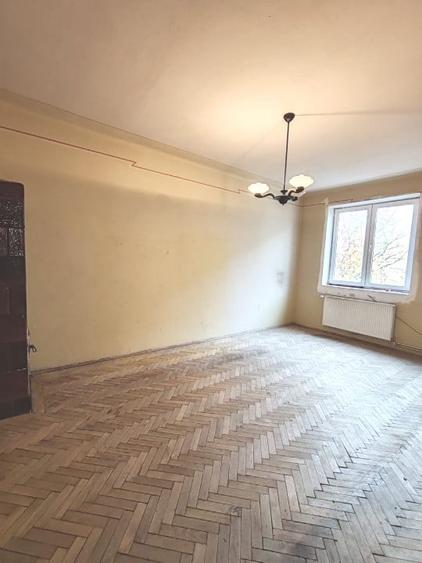 Apartament 3 camere decomandat structură mare - 8