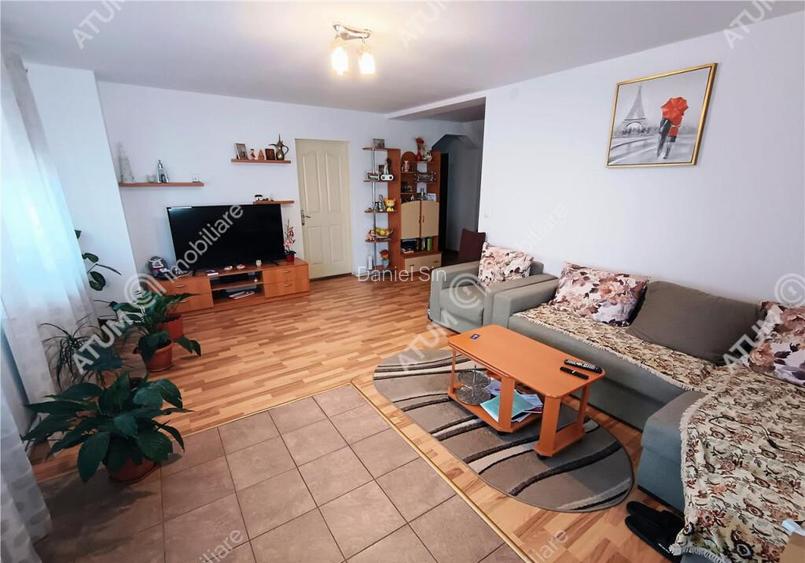 Casa spatioasa cu 5 camere 2 bai si pivnita in Sibiu zona Se