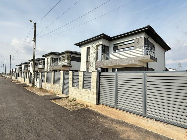 Vile individuale | 5 camere | 2 bai | Curte amenajata | Asfalt - 1