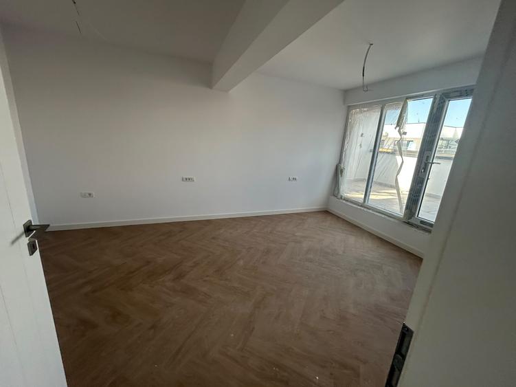 Apartament cu 3 camere decomandat în Berceni