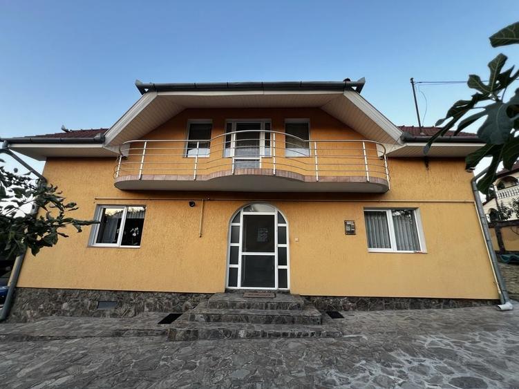 Casă cu 4 camere în Central