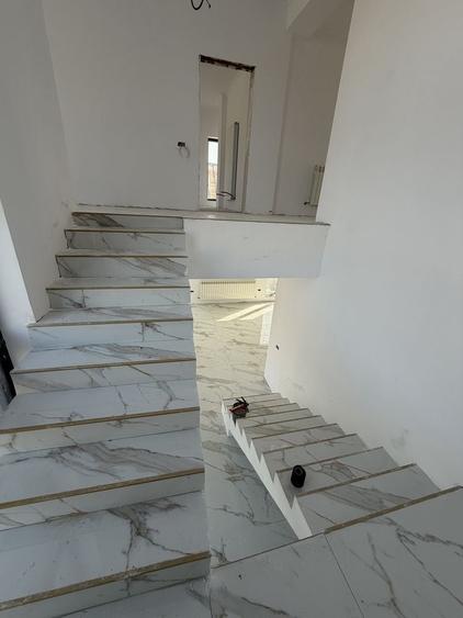 Casă cu 4 camere în Central