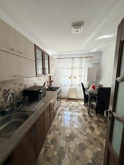 Apartament cu 3 camere decomandat în Ultracentral