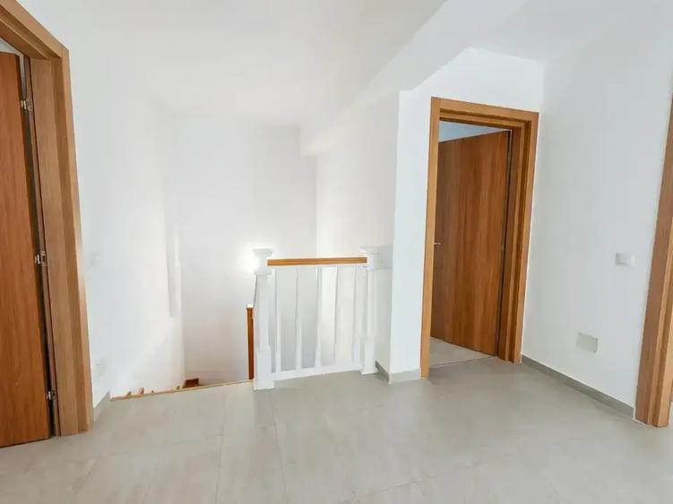 Apartament cu 3 camere nedecomandat în Virtuții