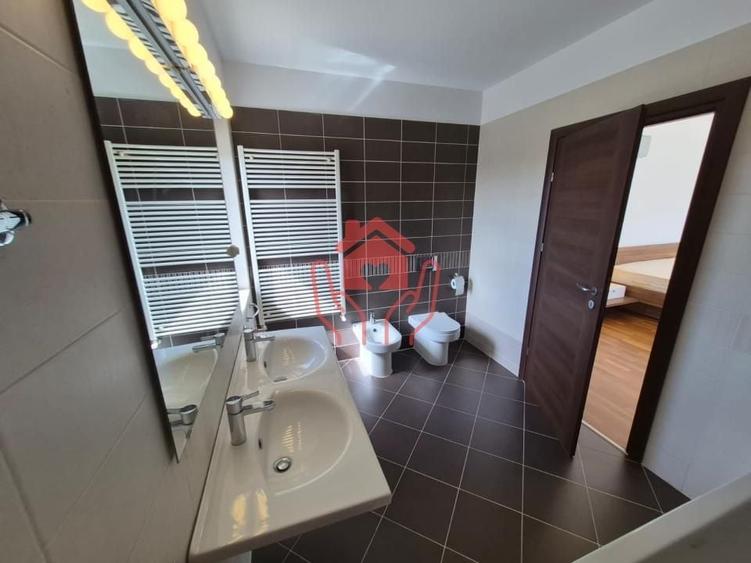Apartament cu 4 camere decomandat, mobilat în Iancu Nicolae