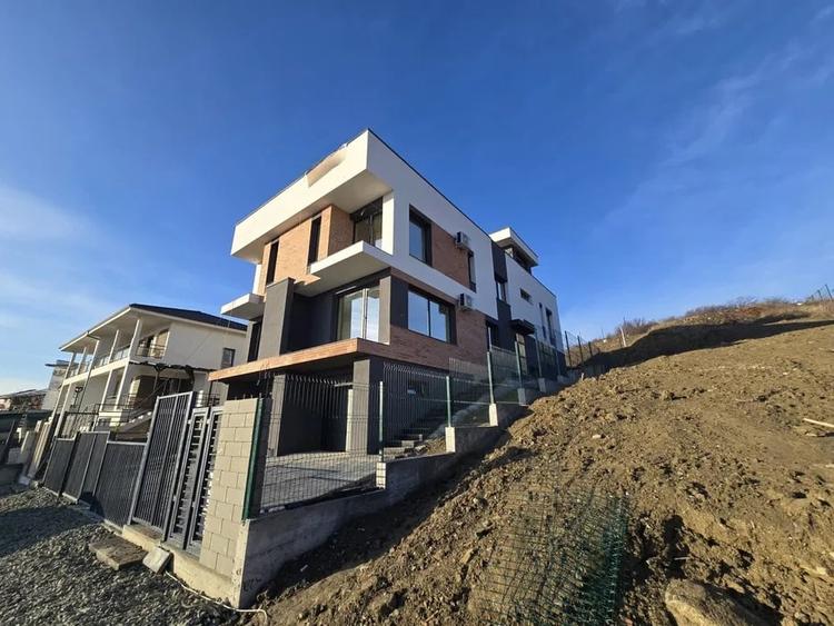 Duplex cu 5 camere cu Canalizare în Iris