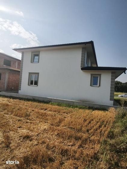 Casă cu 5 camere cu Teren 480 Mp în Horodnic