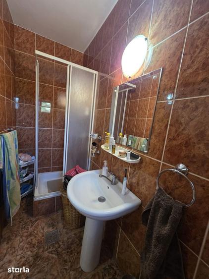 Casă cu 5 camere cu Teren 932 Mp în Giroc