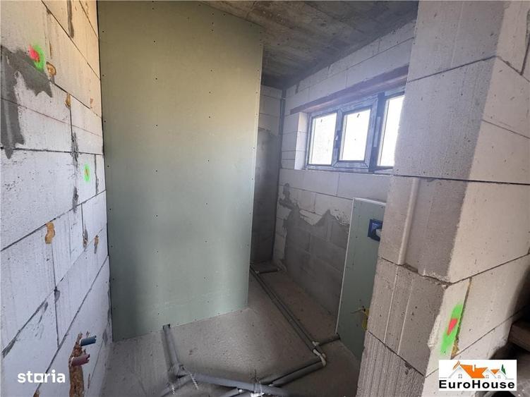 Casă cu 4 camere în Ampoi 3