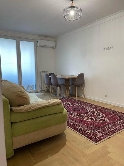 Apartament cu 3 camere decomandat în Iancului