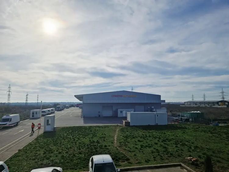 Spațiu industrial, de 4,660 mp, în Glina