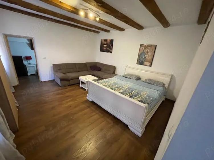 Apartament cu 2 camere semidecomandat, mobilat în Centrul Istoric
