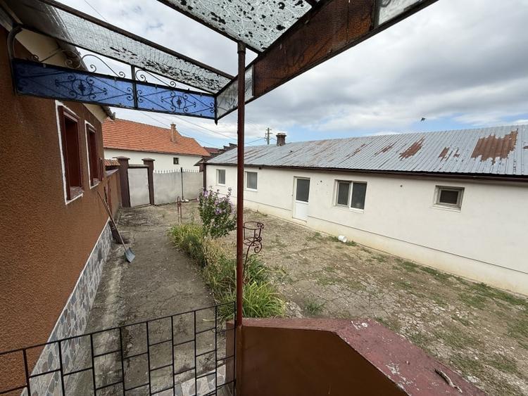 Casă individuală cu 3 camere cu Canalizare în Daia Română