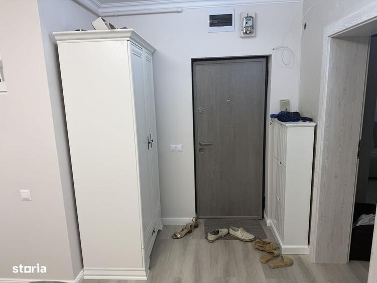 Apartament cu 3 camere decomandat în Cornișa
