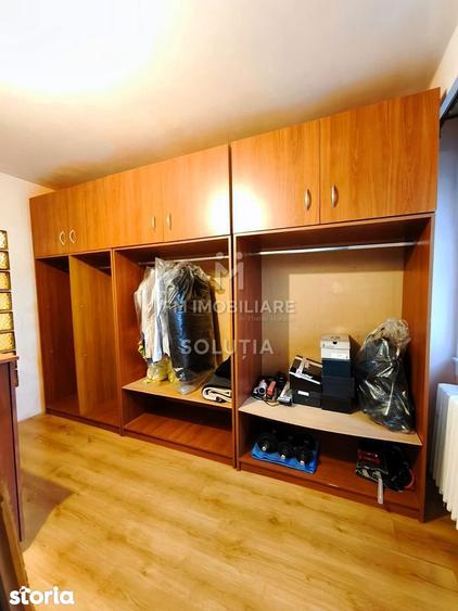 Apartament cu 5 camere decomandat în Traian