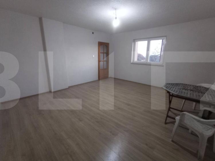Casă individuală cu 5 camere cu Garaj în Petriceni