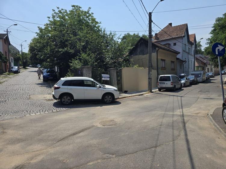 Casă individuală cu 3 camere cu Canalizare în 7 Noiembrie