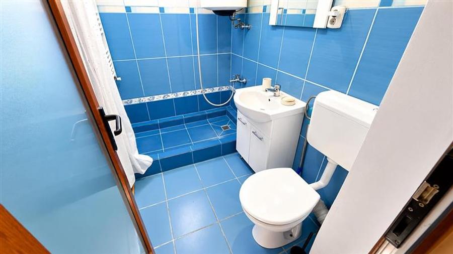 Apartament cu 2 camere decomandat, mobilat în Vest