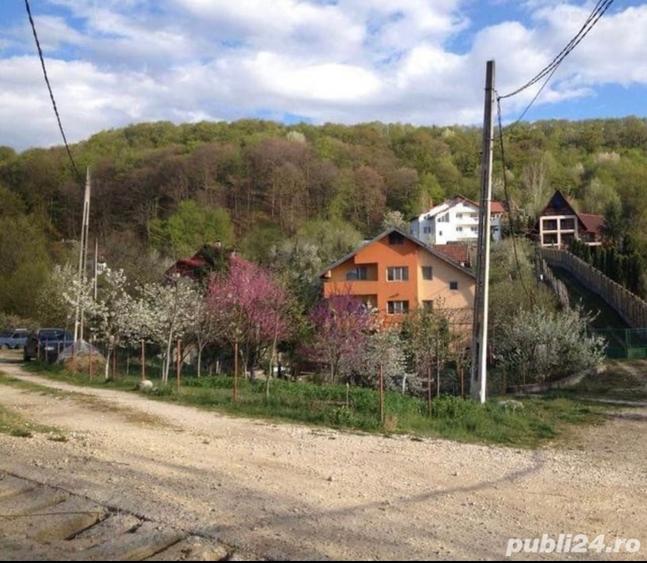 Casă cu 5 camere cu Teren 700 Mp în Goranu