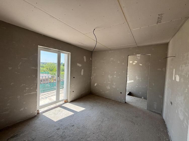 Duplex cu 4 camere cu Canalizare în Mohu