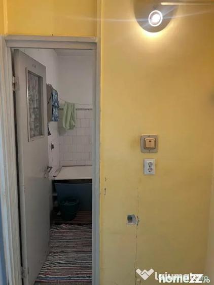 Garsonieră semidecomandată în Craiovița Nouă