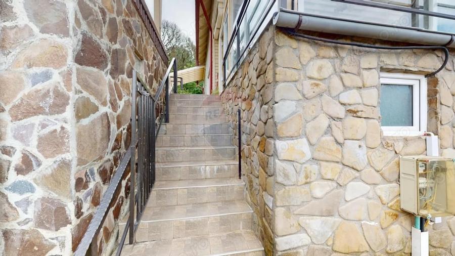 Casă cu 5 camere cu Teren 800 Mp în Cheile Râșnoavei