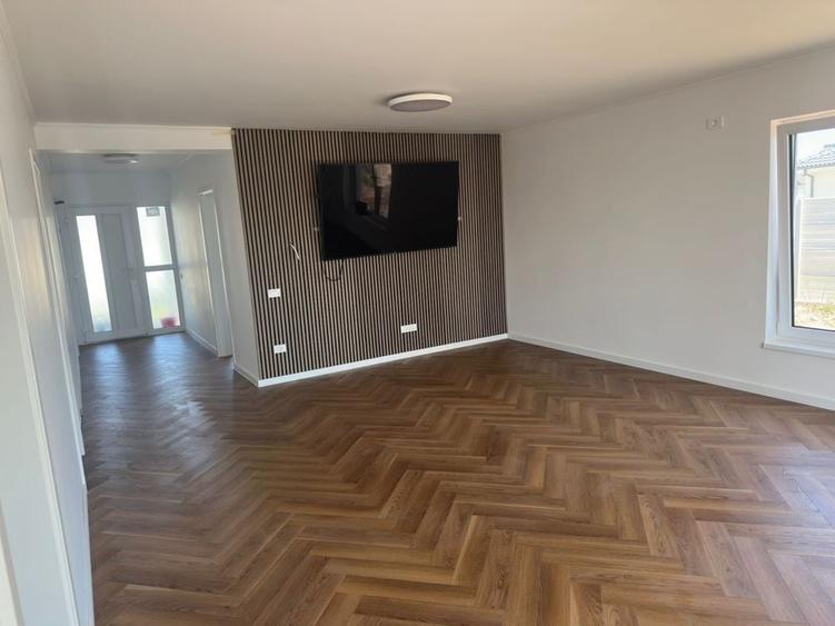 Casă cu 4 camere în Central