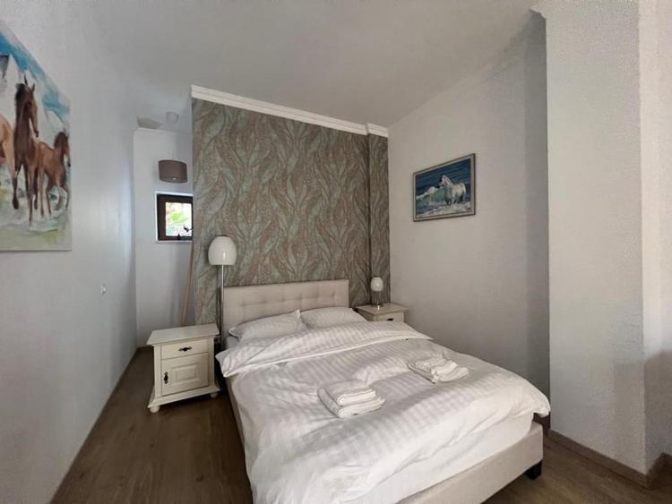 Apartament cu 2 camere decomandat, mobilat în P-ța Ovidiu