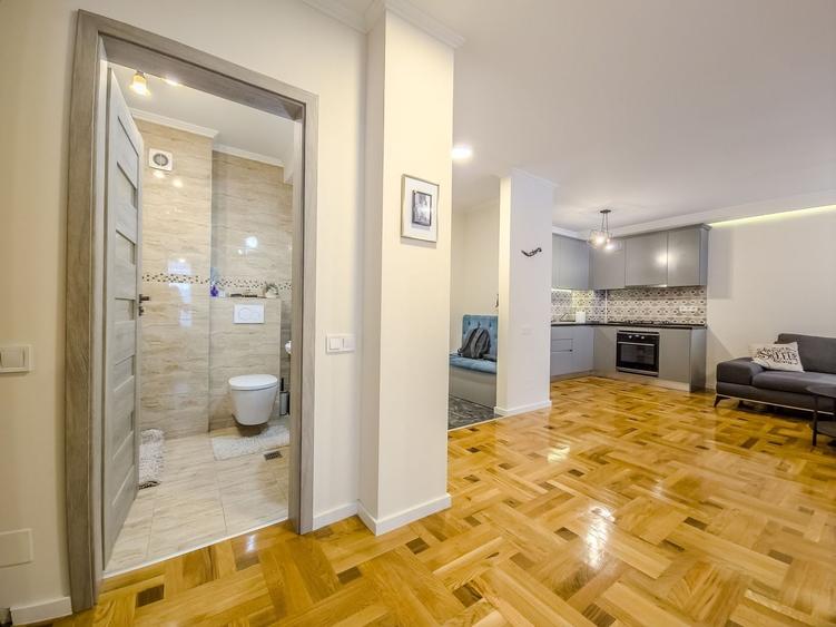 Apartament cu 2 camere semidecomandat, mobilat în Bună Ziua