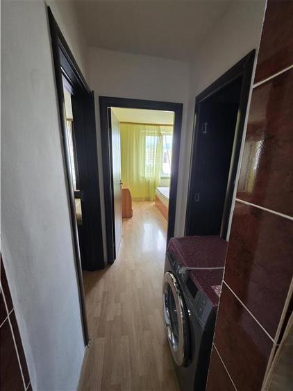 Apartament cu 2 camere decomandat, mobilat în Calea București