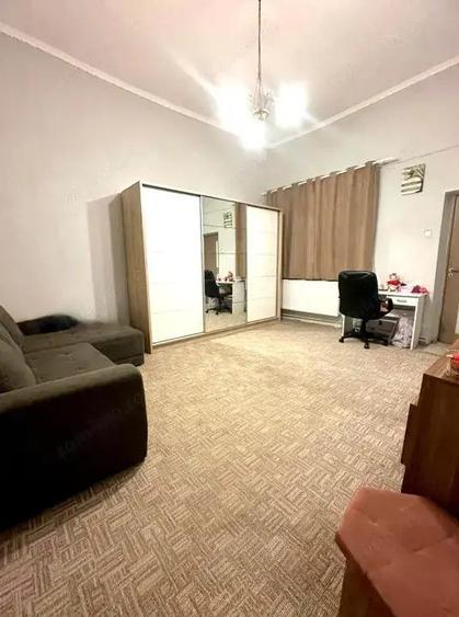 Apartament cu 3 camere la casa cu acces auto in curte Centru Oradea - 1