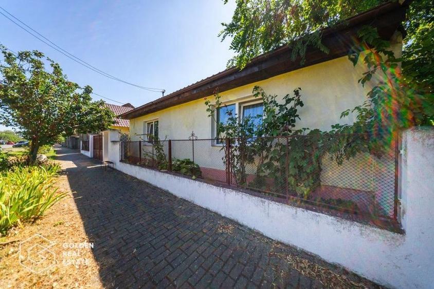 Casa in Curtici cu doua corpuri de cladire, teren de 1080mp, comision 0 % - 1