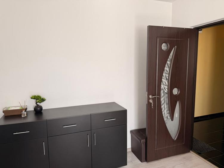 Apartament cu 3 camere decomandat, mobilat în 1 Decembrie 1918
