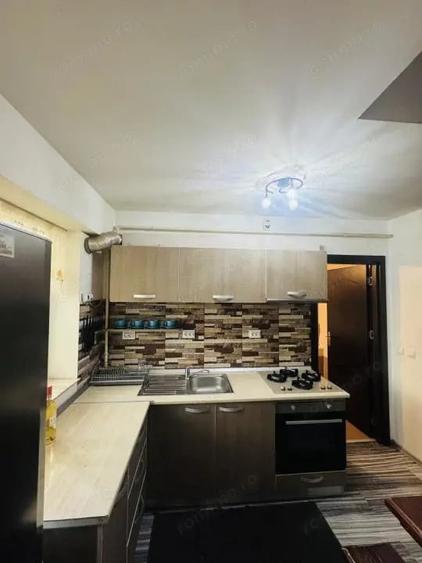 Se vinde- Apartament 3 camere tip duplex . - 2