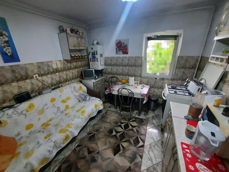 Apartament 2 camere decomandat, zona Canta - 4