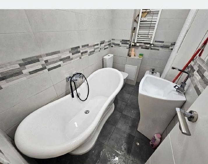 Inchiriez apartament ultracentral pe termen scurt - 1